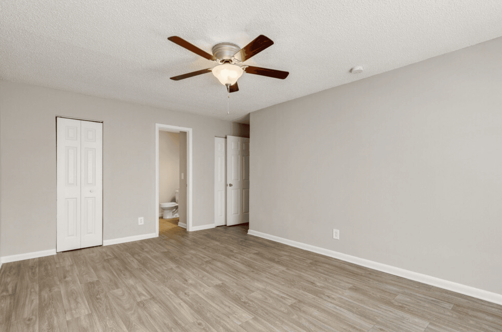 Jacksonville Apartment: 5521 Ricker Rd