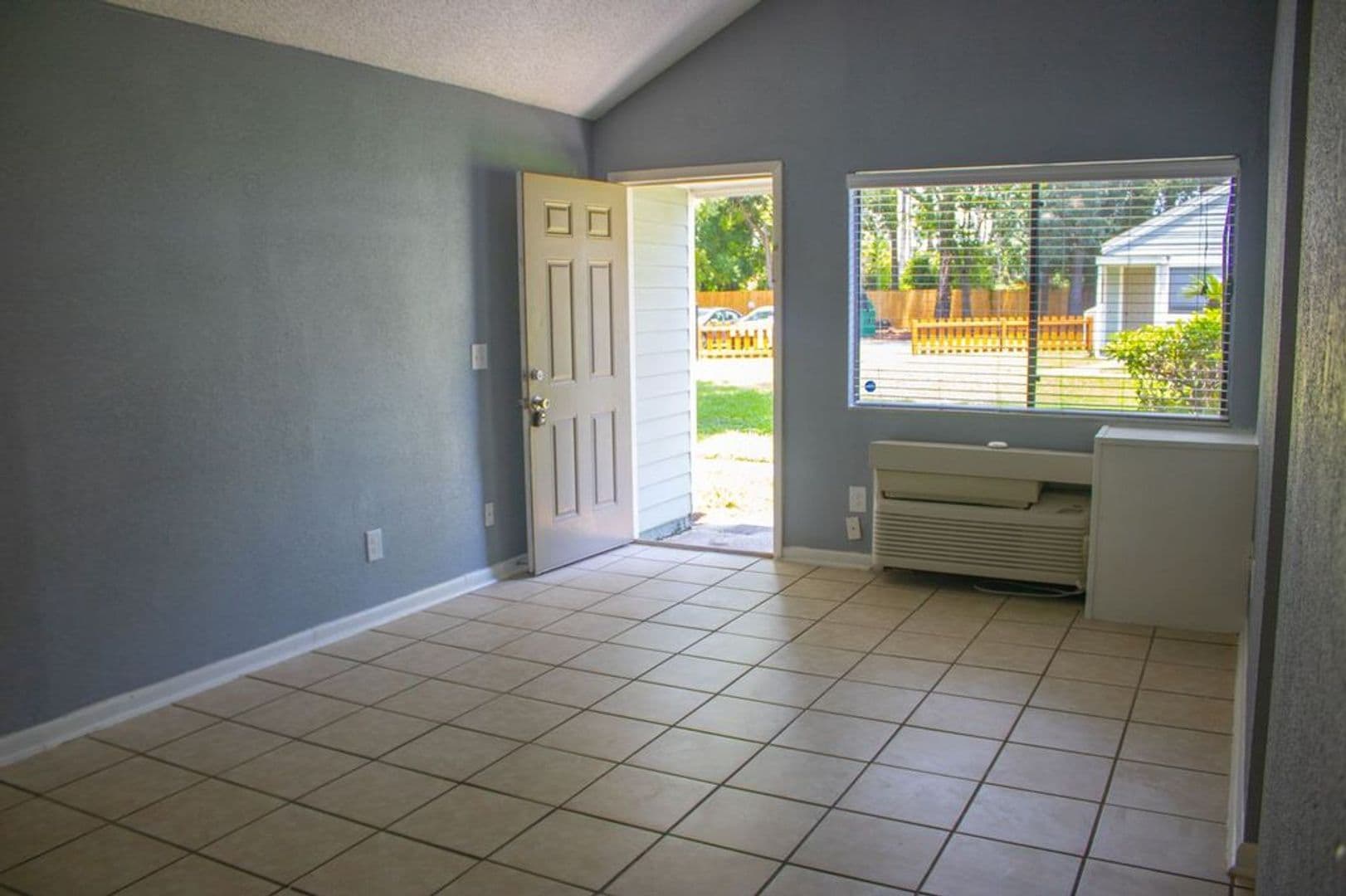 Jacksonville Apartment: 8145 San Jose Manor Dr E