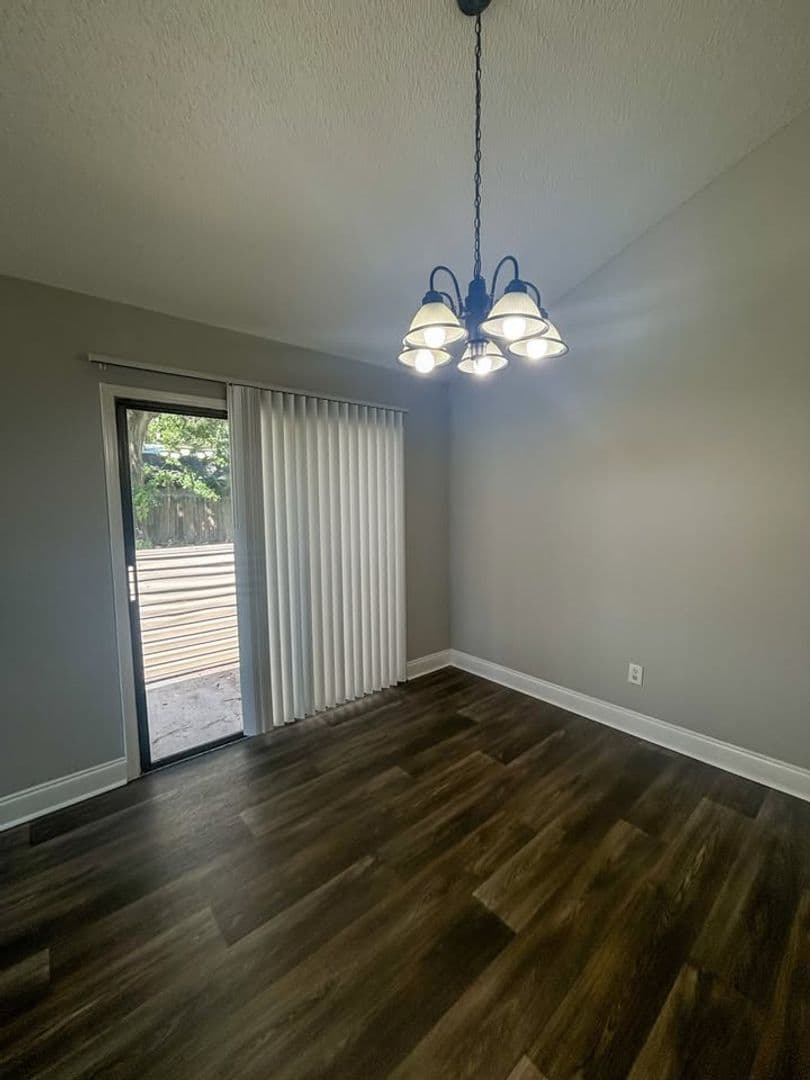 Jacksonville Apartment: 4731-4761 Radcliff Court