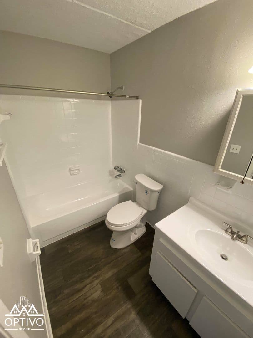 Jacksonville Apartment: 1811 Rogero Rd