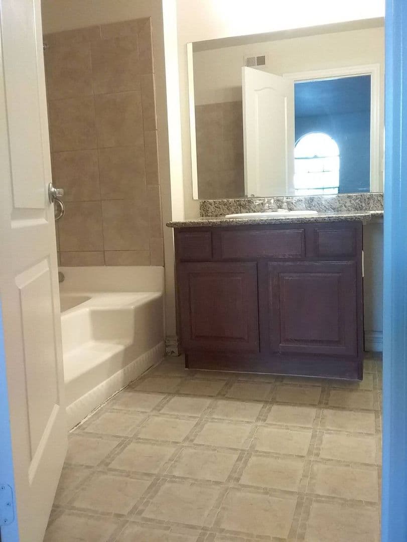Las Vegas House: 4050 Pacific Harbors Dr #141
