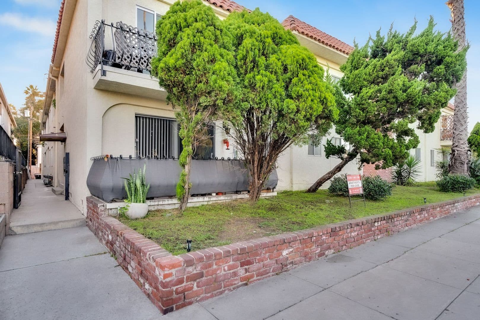 Santa Monica Apartment: 1518-1522 Euclid St