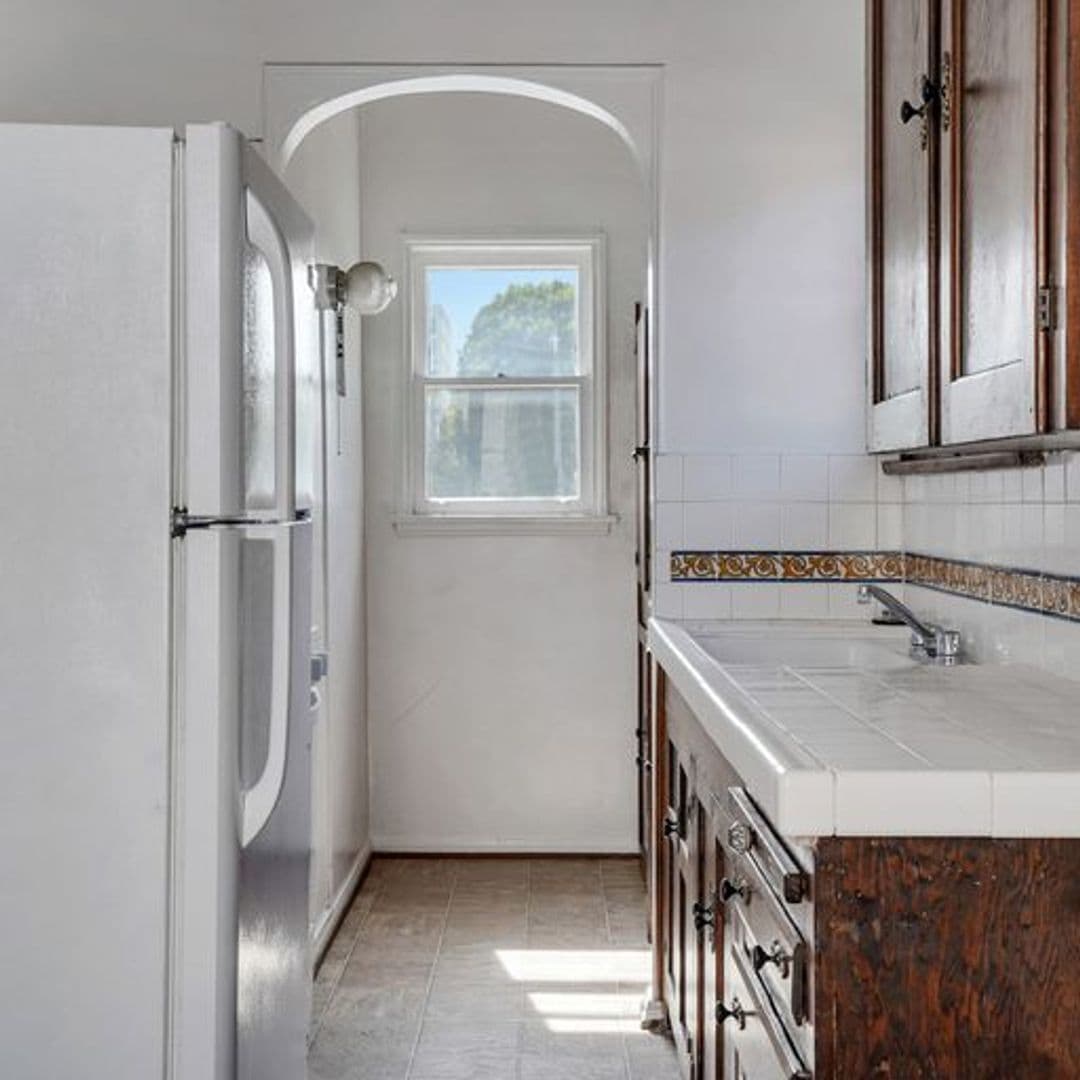 Beverly Hills Apartment: 123 N Hamilton Dr