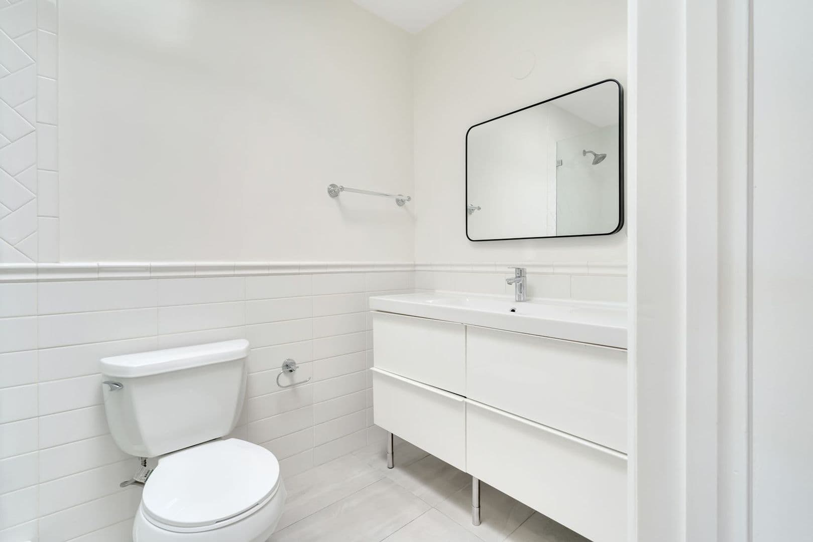 Los Angeles Apartment: 929 S Bedford St