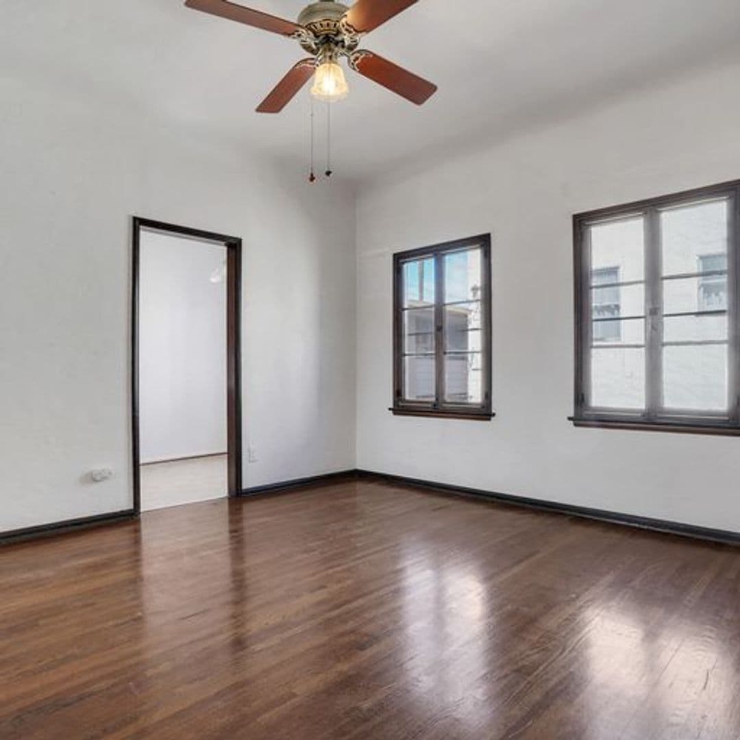 Beverly Hills Apartment: 123 N Hamilton Dr