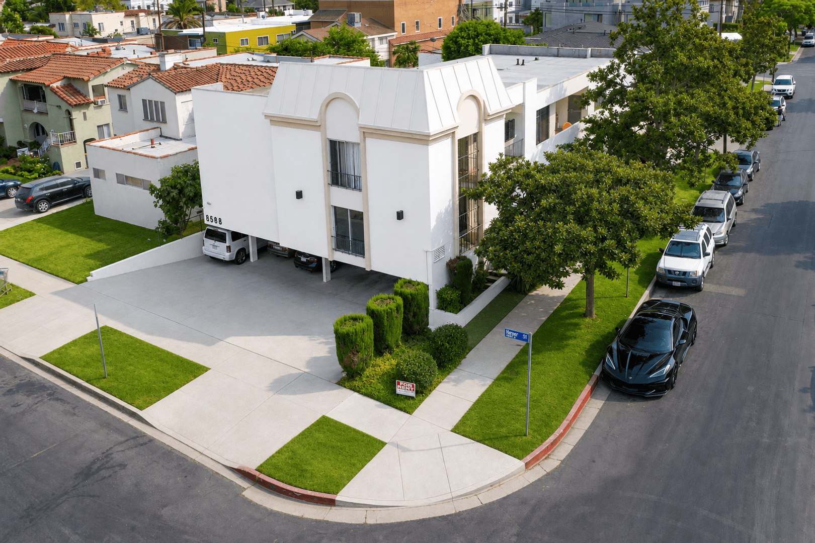 Los Angeles Apartment: 8588 Horner St