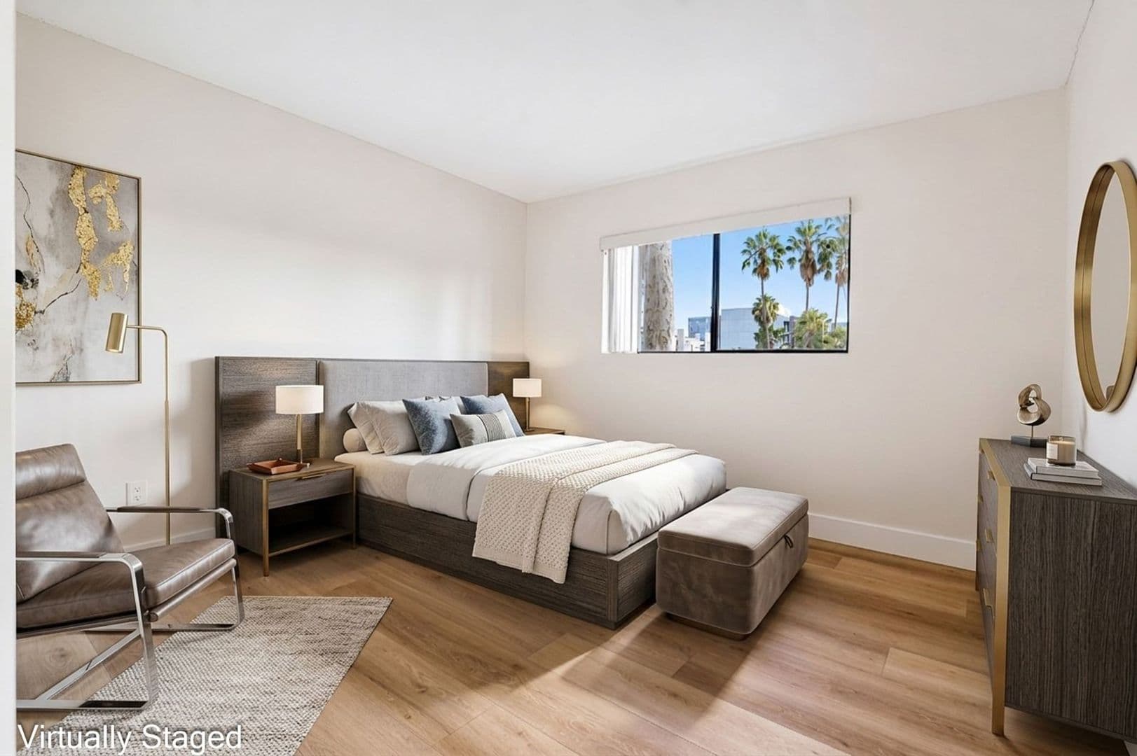 Los Angeles Apartment: 1255 N Orange Dr