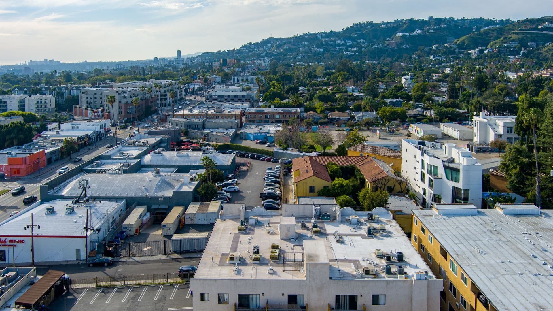 Los Angeles Apartment: 1520 N Vista St