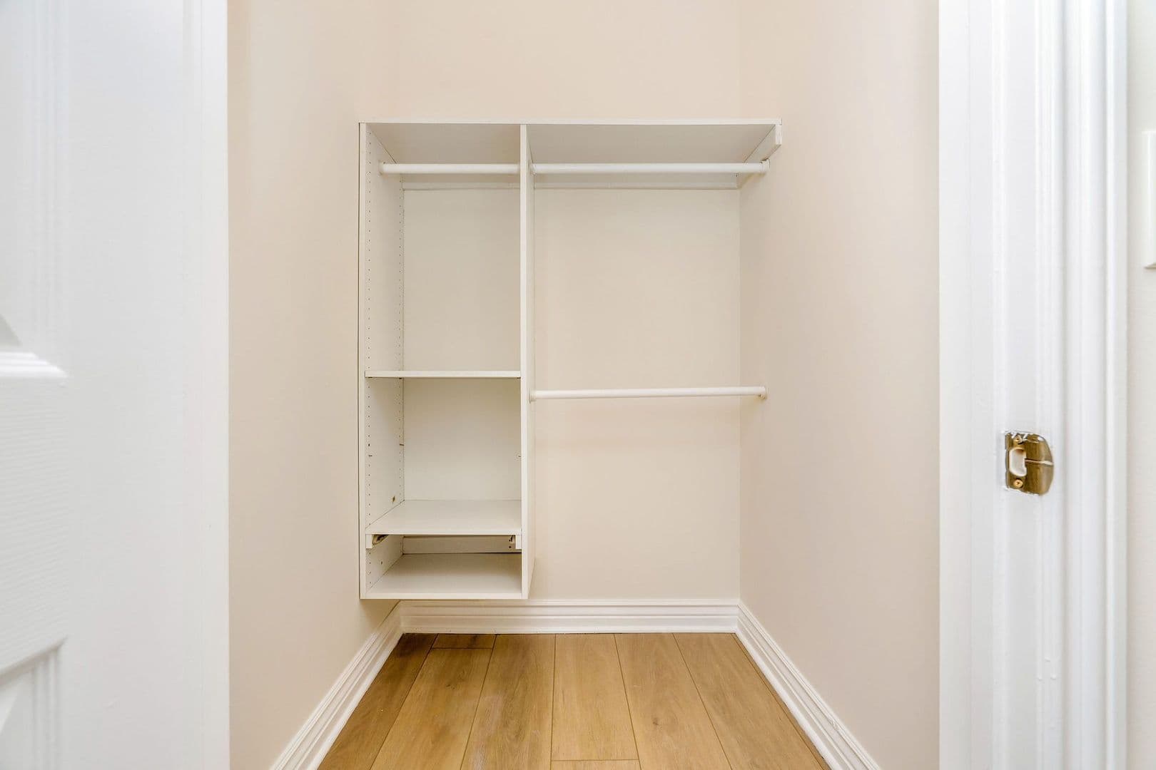 Los Angeles Apartment: 1415 Rexford Dr