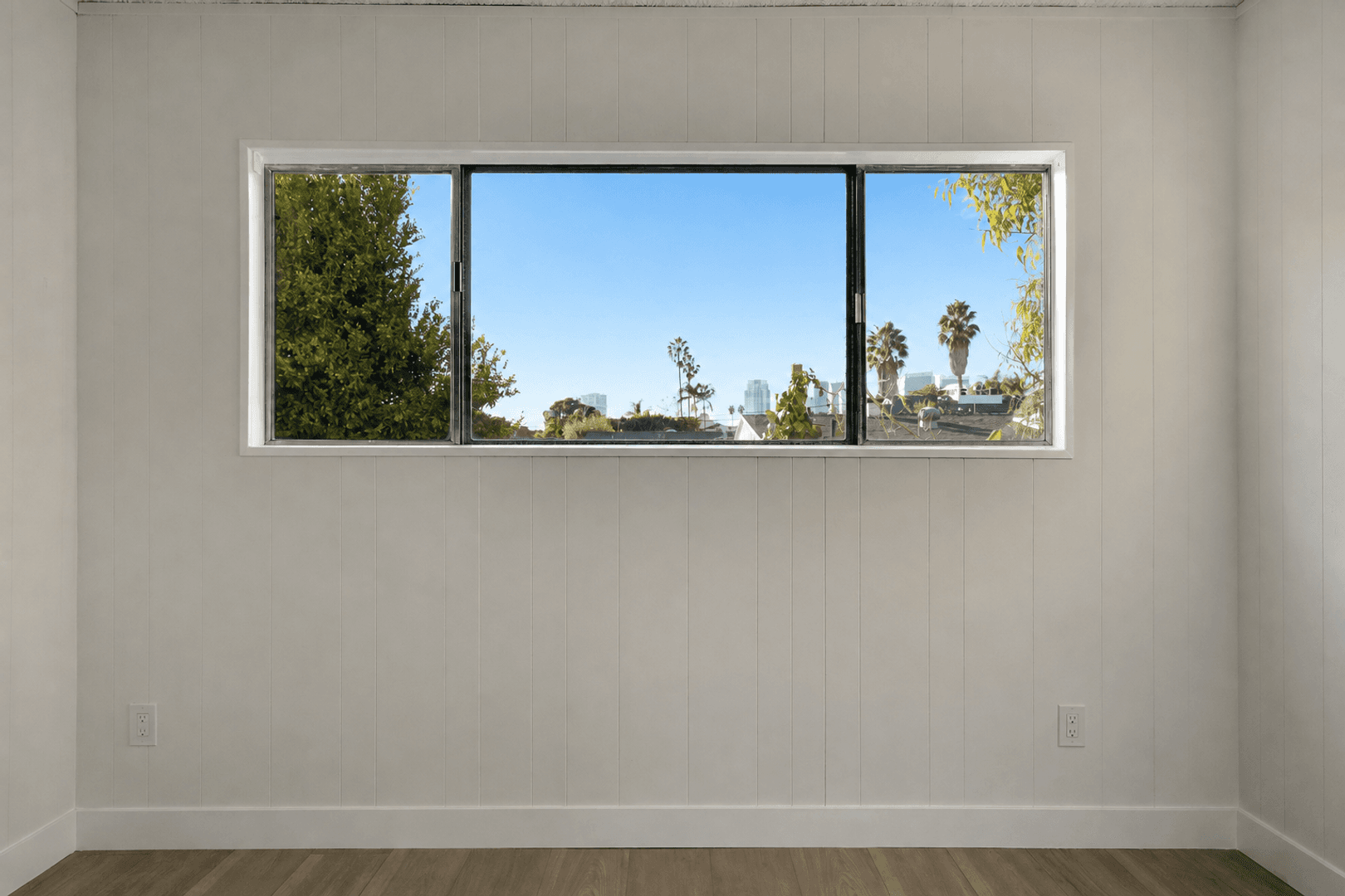 Los Angeles Apartment: 1477 S Canfield Ave