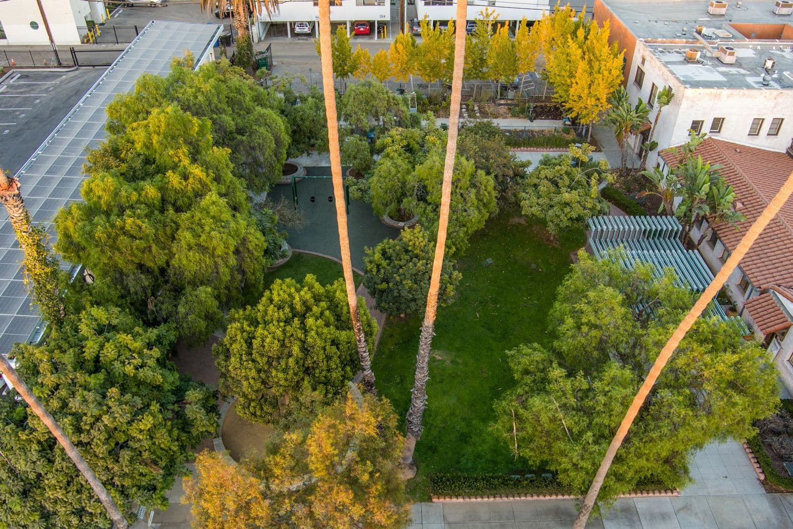 Santa Monica Apartment: 1518-1522 Euclid St