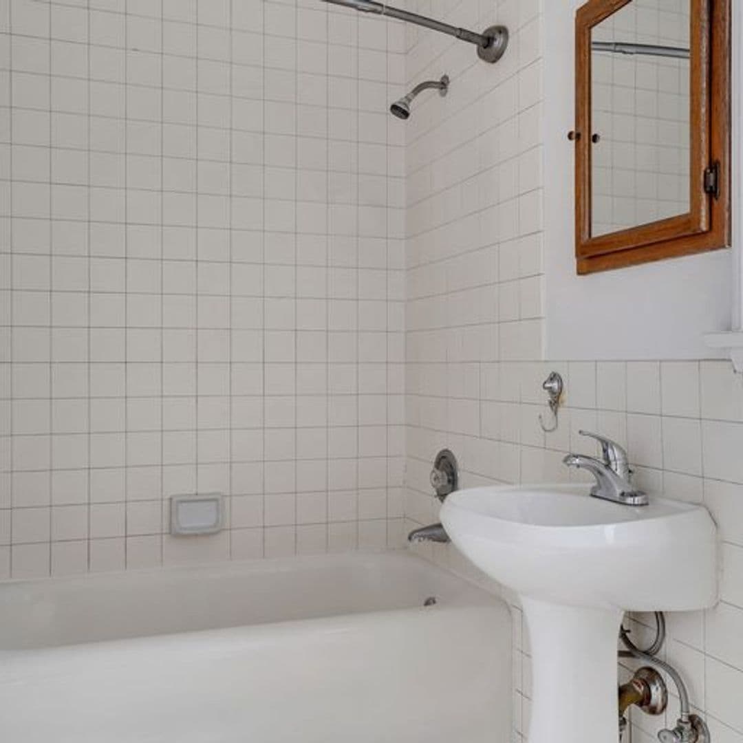 Beverly Hills Apartment: 123 N Hamilton Dr