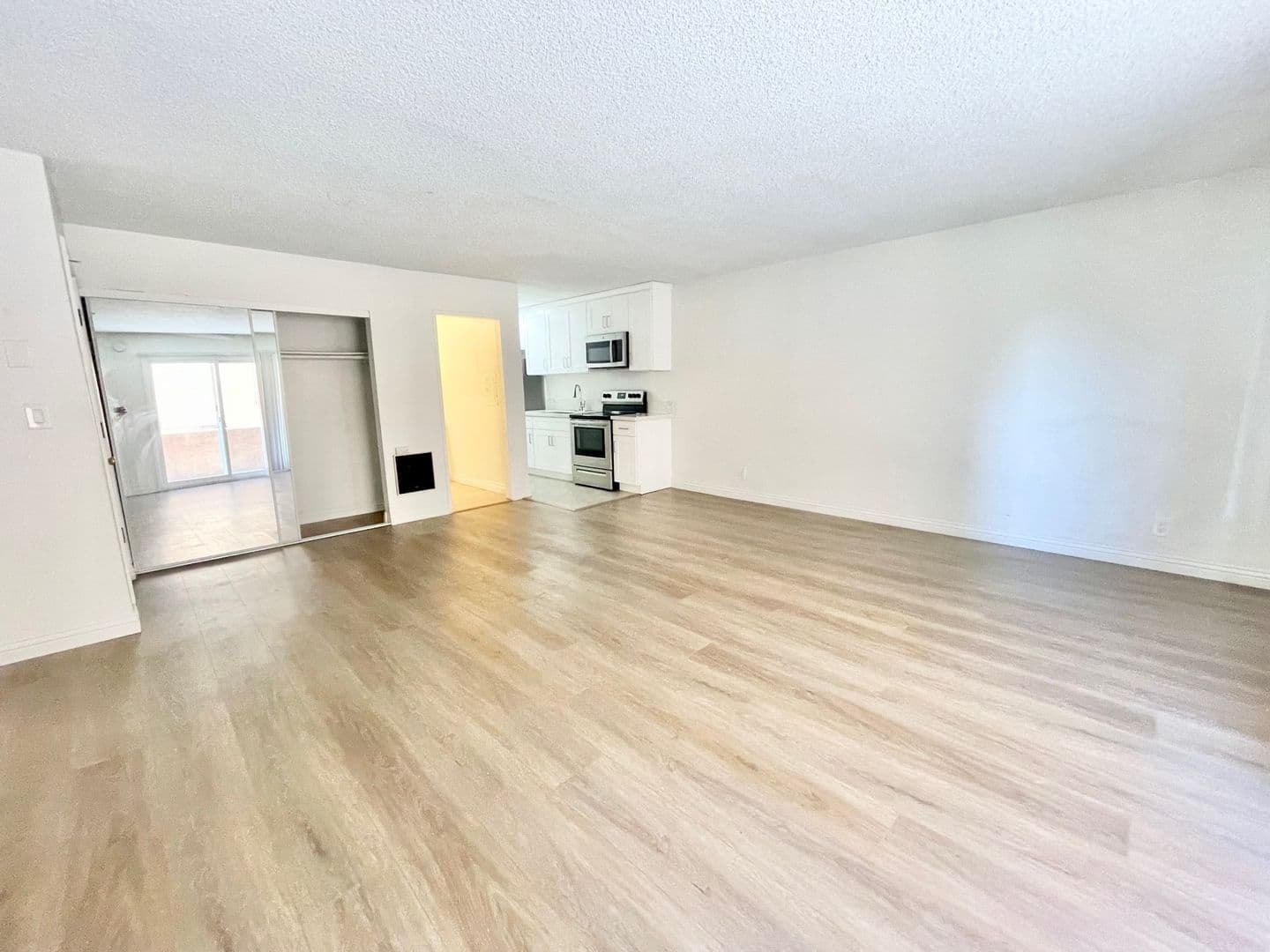 Los Angeles Apartment: 1436 S Centinela Ave
