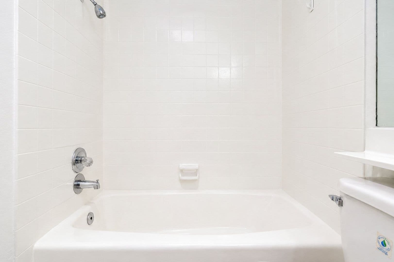 Los Angeles Apartment: 1520 N Vista St
