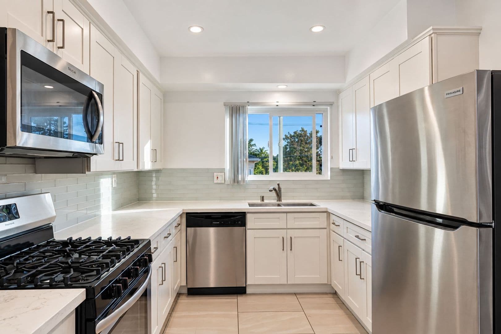 Los Angeles Apartment: 8588 Horner St