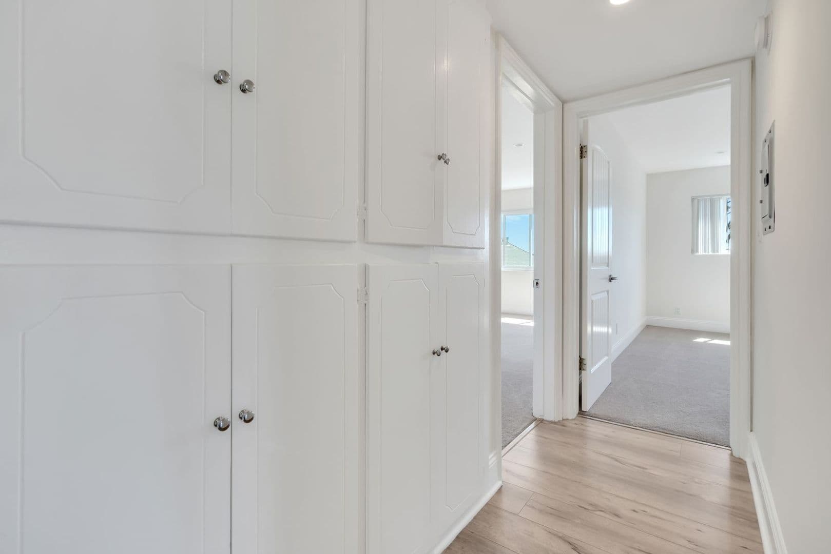 Los Angeles Apartment: 929 S Bedford St