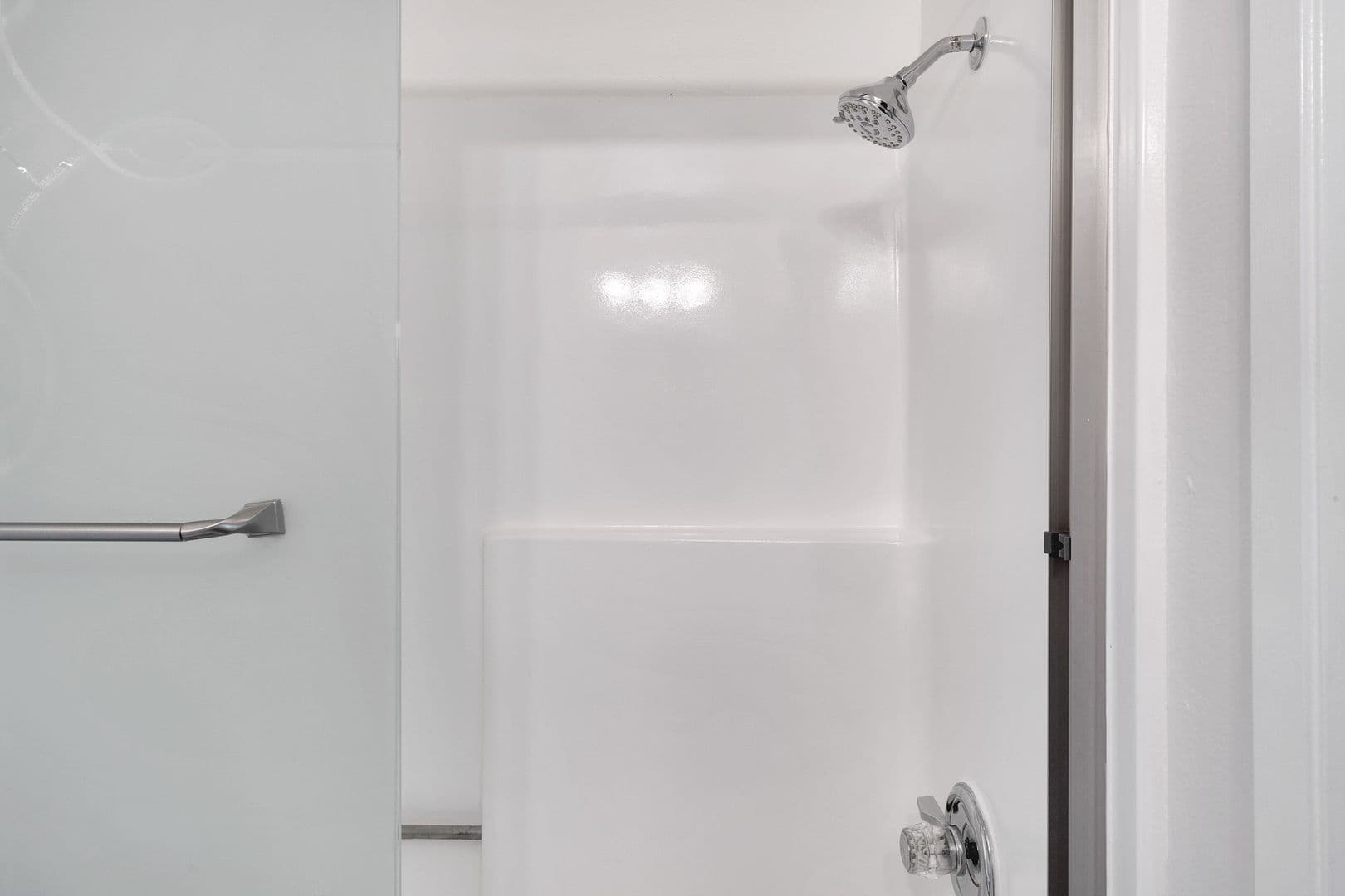 Los Angeles Apartment: 1255 N Orange Dr