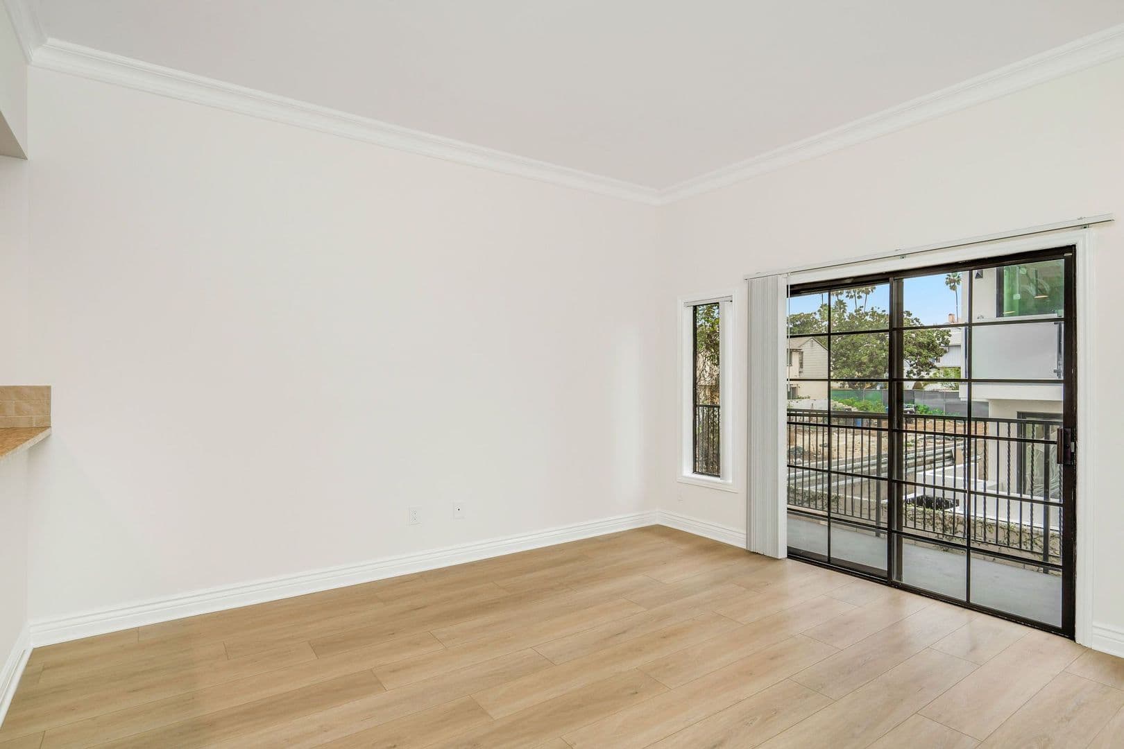 Los Angeles Apartment: 1415 Rexford Dr