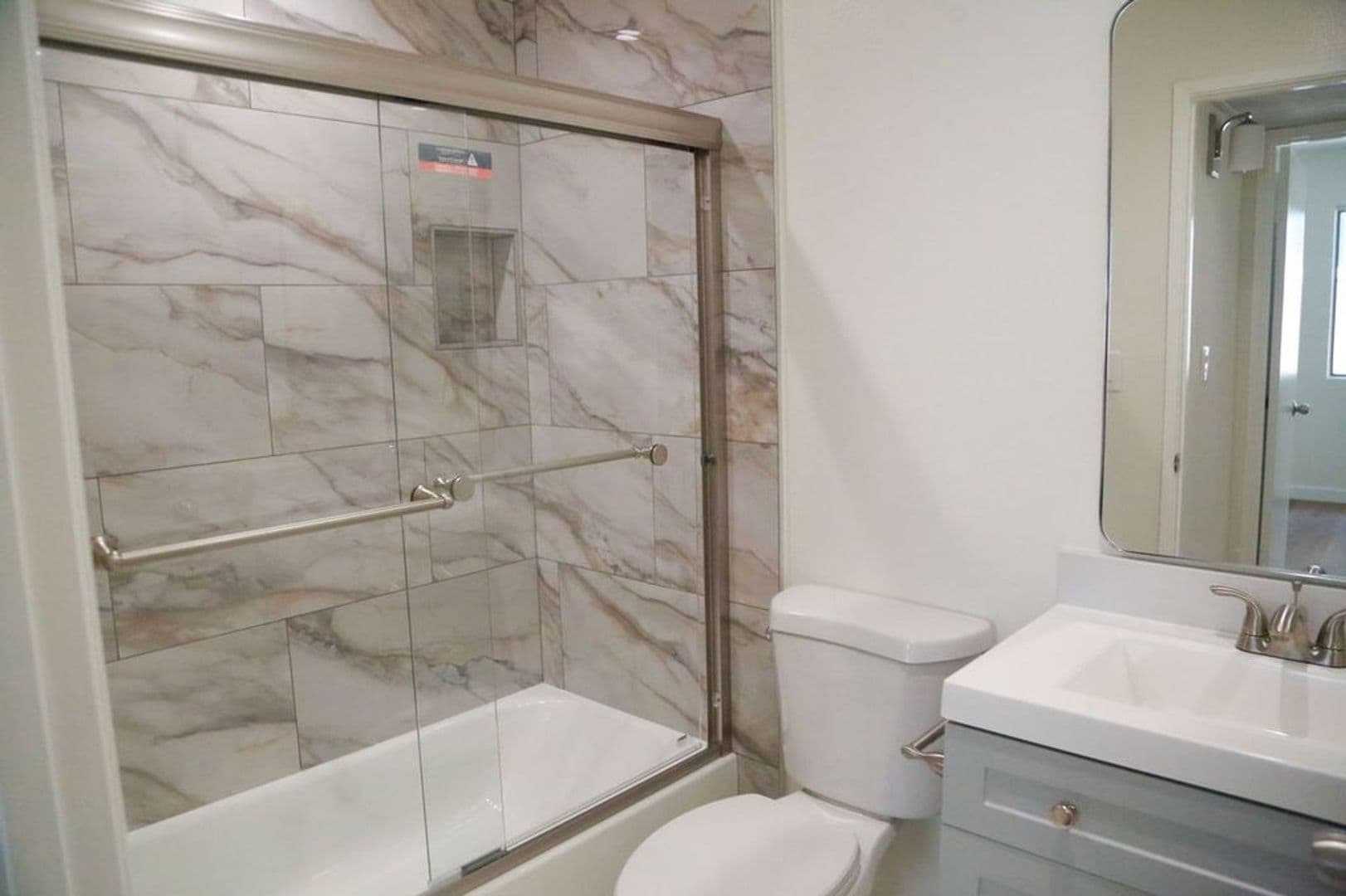 Los Angeles Apartment: 1520 N Vista St