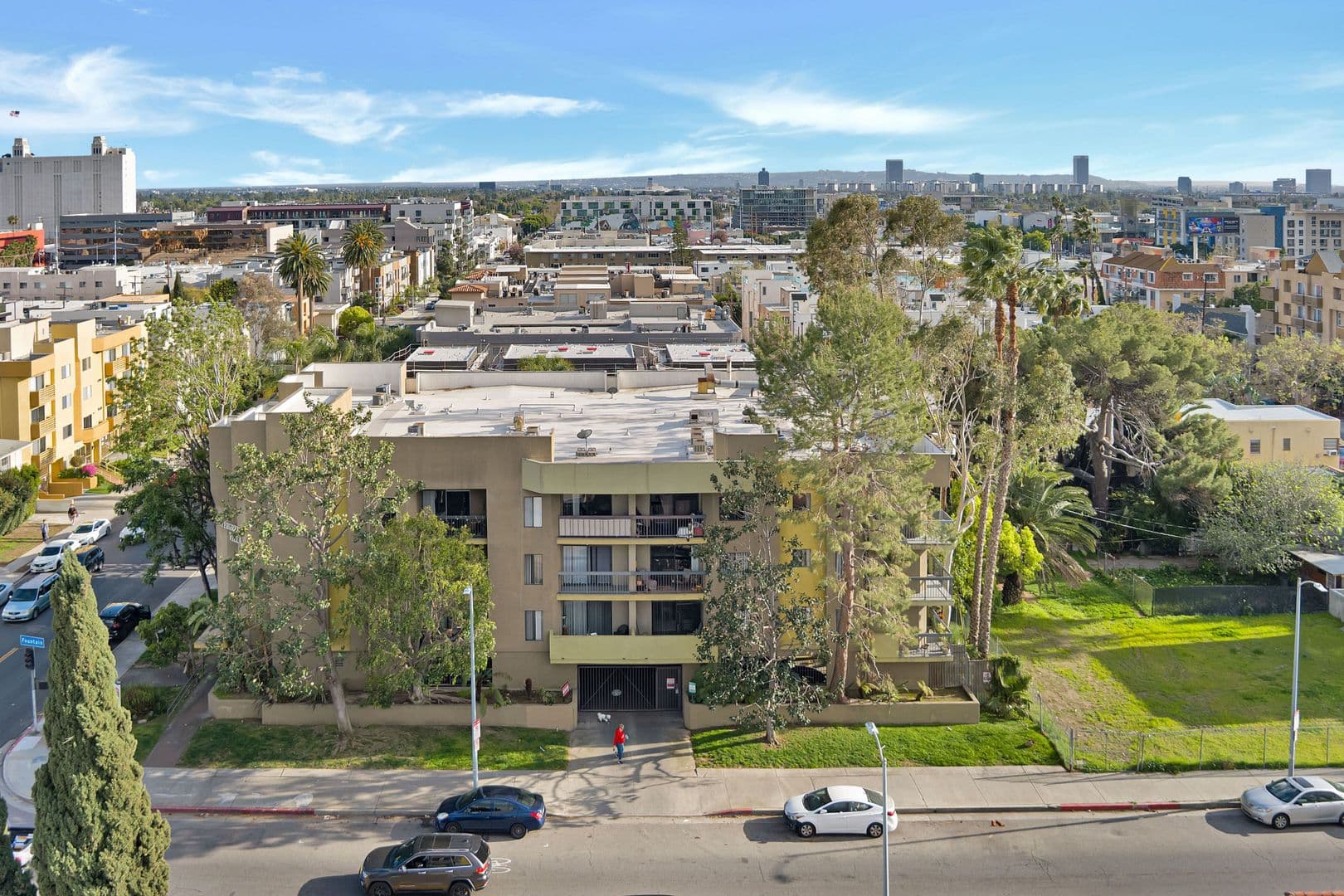 Los Angeles Apartment: 1255 N Orange Dr