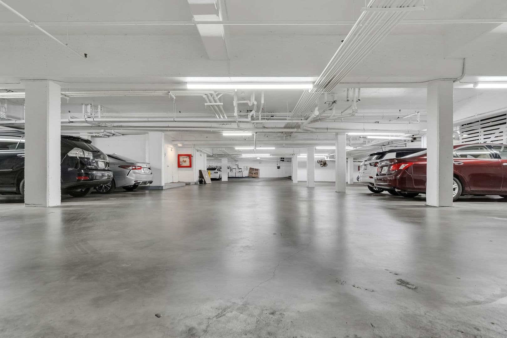 Beverly Hills Apartment: 432 N Palm Dr