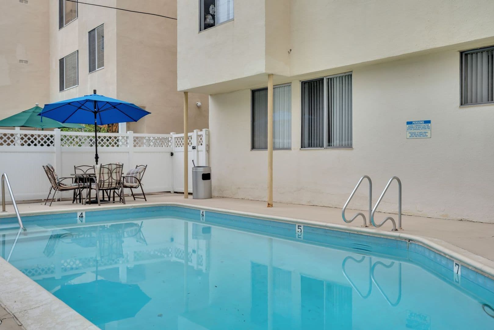 Beverly Hills Apartment: 432 N Palm Dr