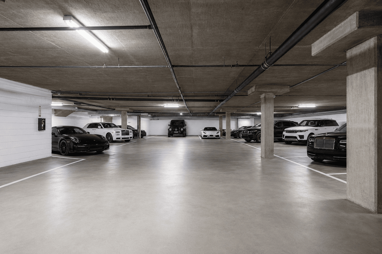 Los Angeles Apartment: 1255 N Orange Dr