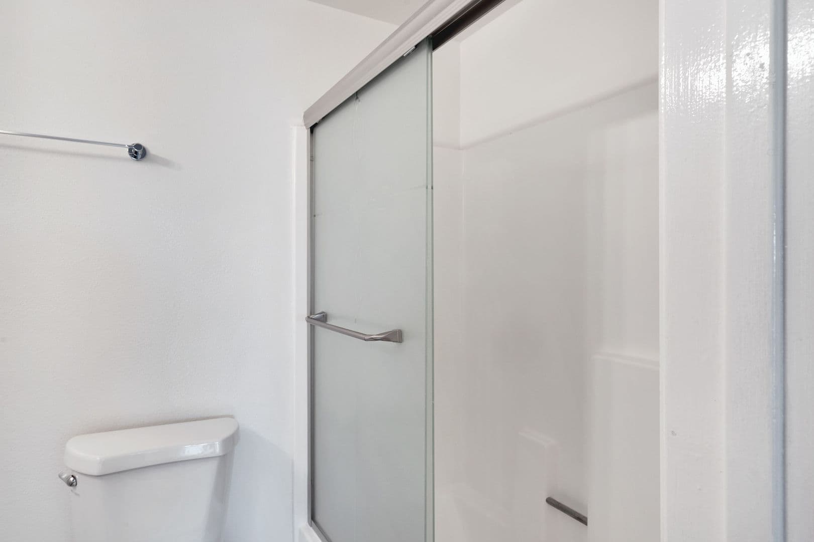 Los Angeles Apartment: 1255 N Orange Dr
