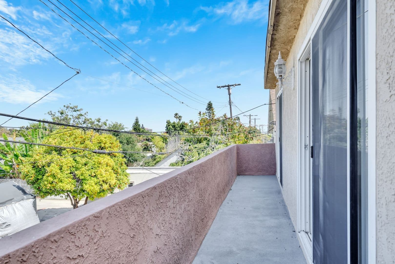 Los Angeles Apartment: 1436 S Centinela Ave
