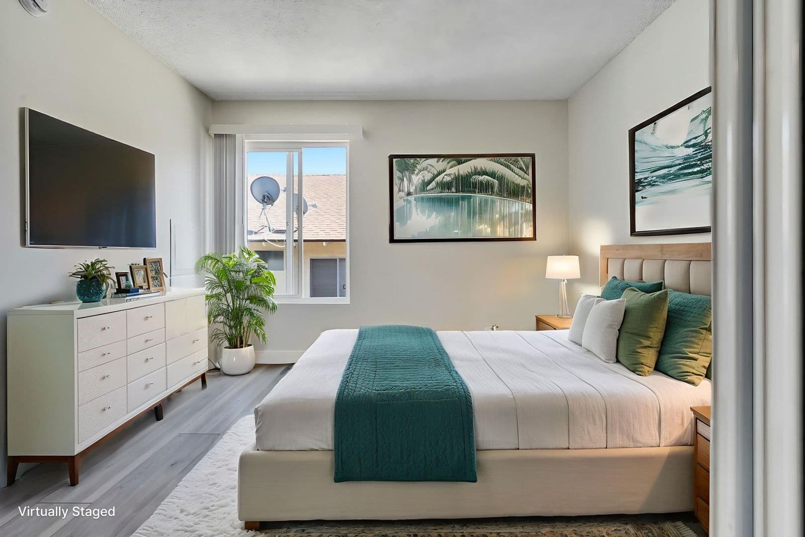 Los Angeles Apartment: 1436 S Centinela Ave