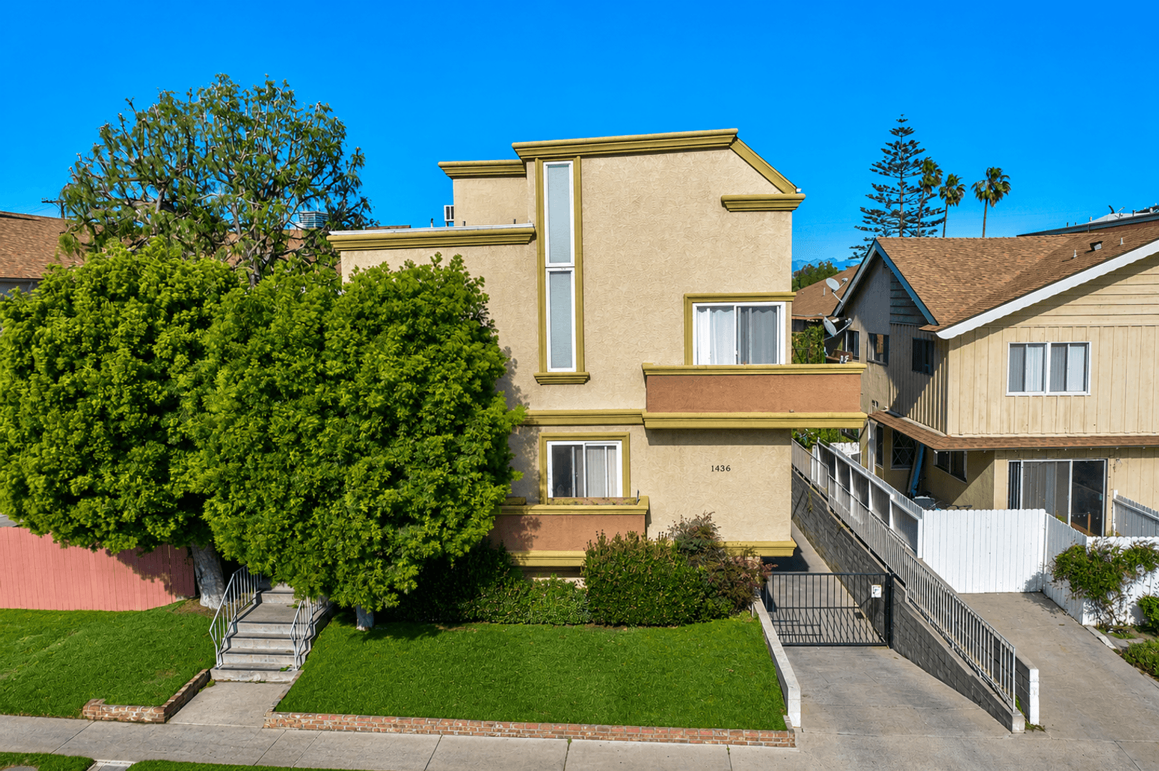 Los Angeles Apartment: 1436 S Centinela Ave