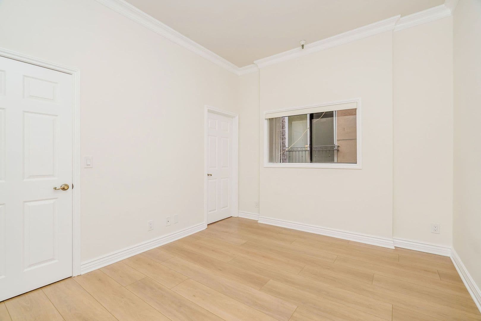 Los Angeles Apartment: 1415 Rexford Dr