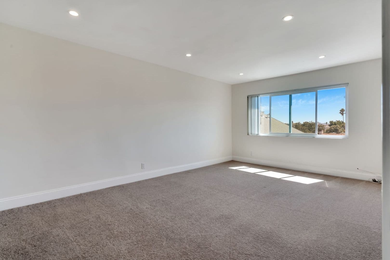 Los Angeles Apartment: 929 S Bedford St