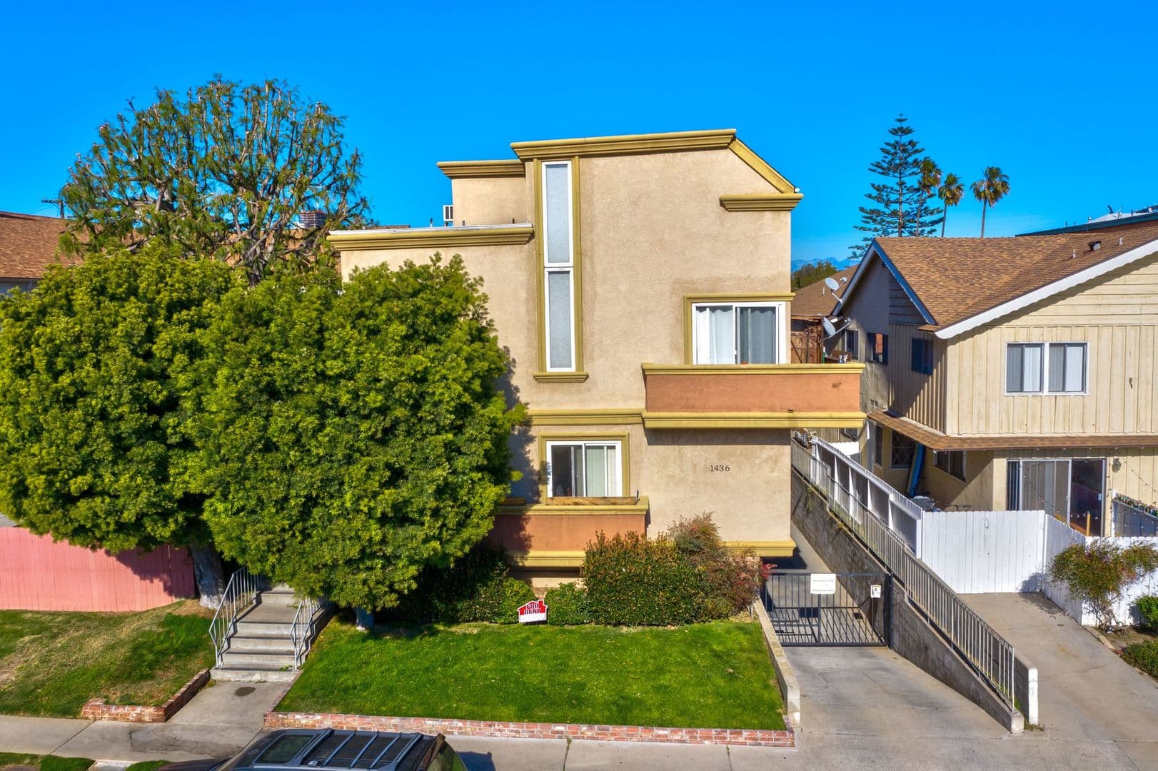 Los Angeles Apartment: 1436 S Centinela Ave