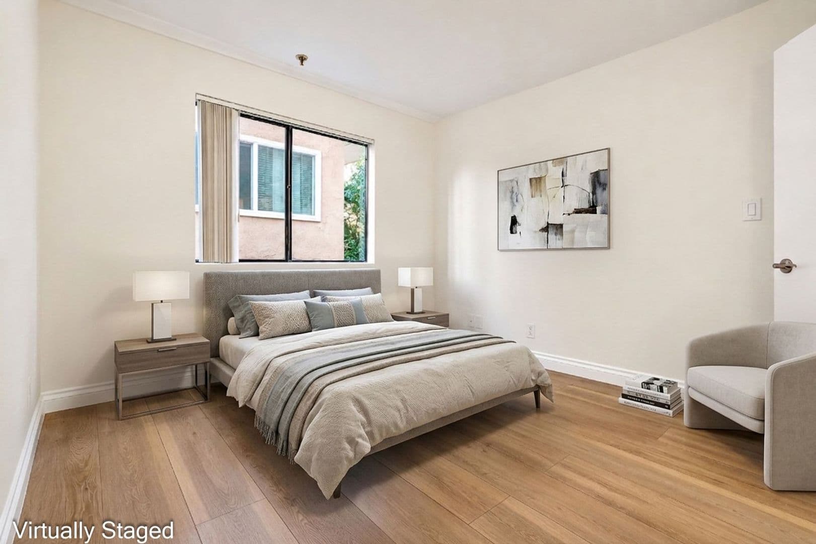 Los Angeles Apartment: 1520 N Vista St