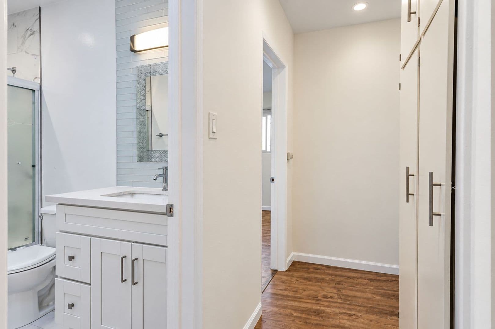 Los Angeles Apartment: 8588 Horner St