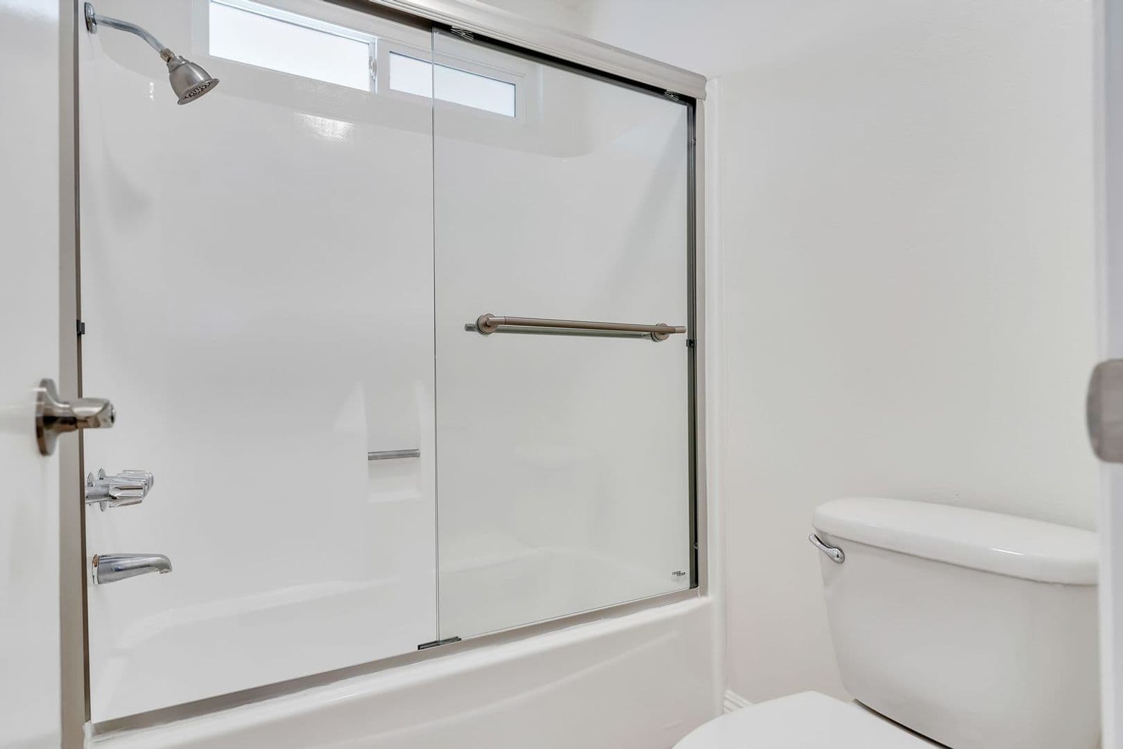 Los Angeles Apartment: 1436 S Centinela Ave