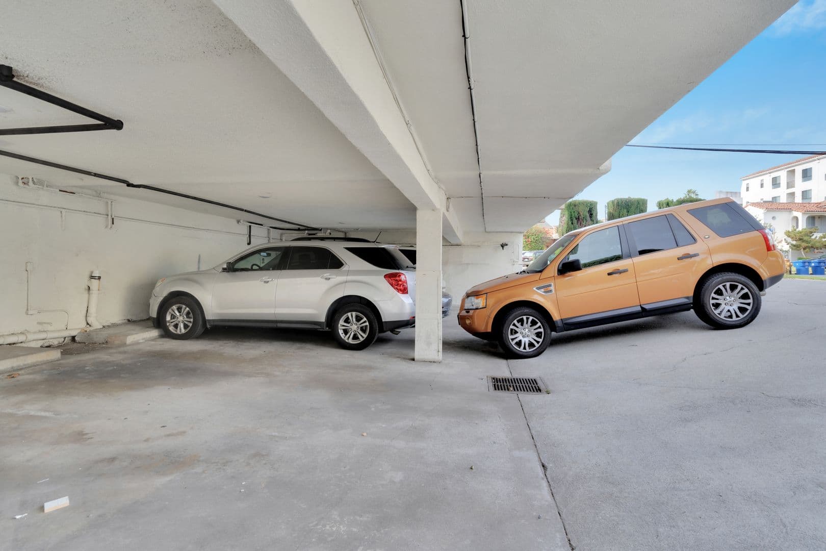 Los Angeles Apartment: 8588 Horner St