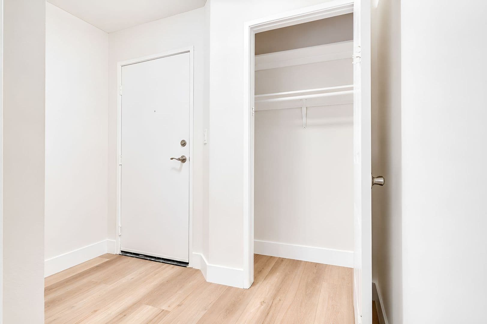 Los Angeles Apartment: 1255 N Orange Dr