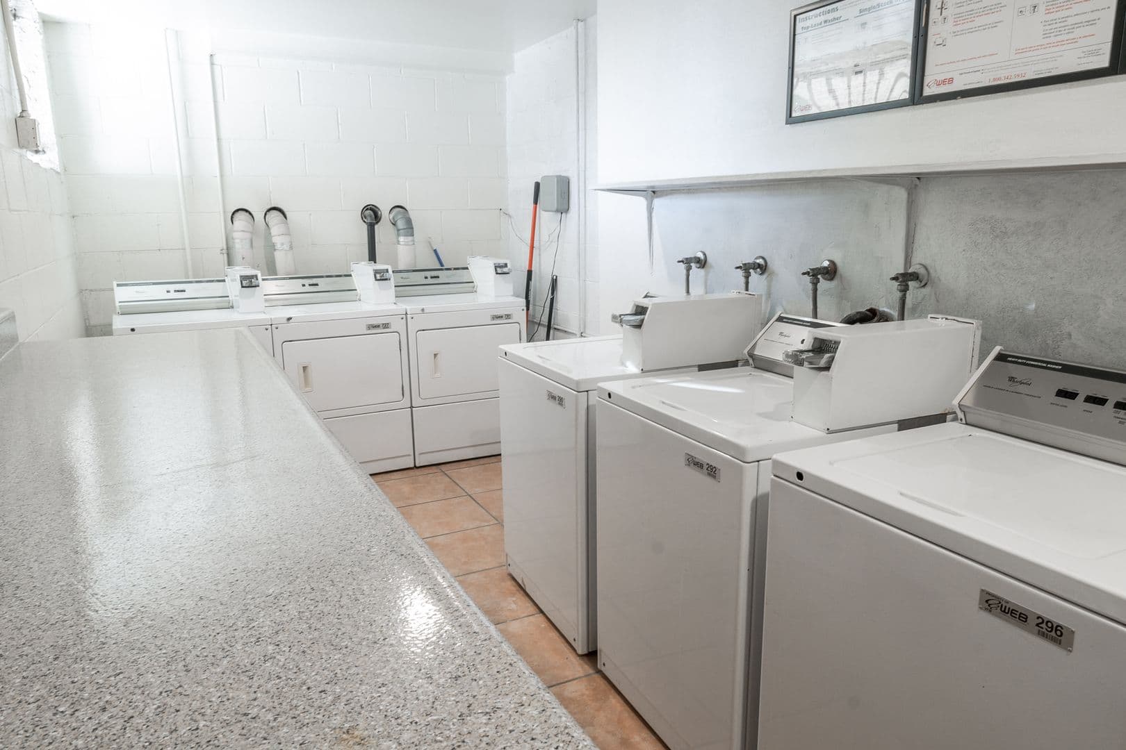 Los Angeles Apartment: 1520 N Vista St