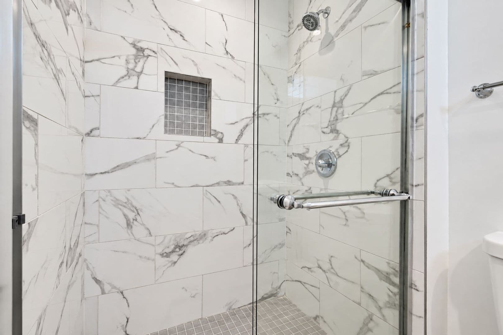 Los Angeles Apartment: 8588 Horner St