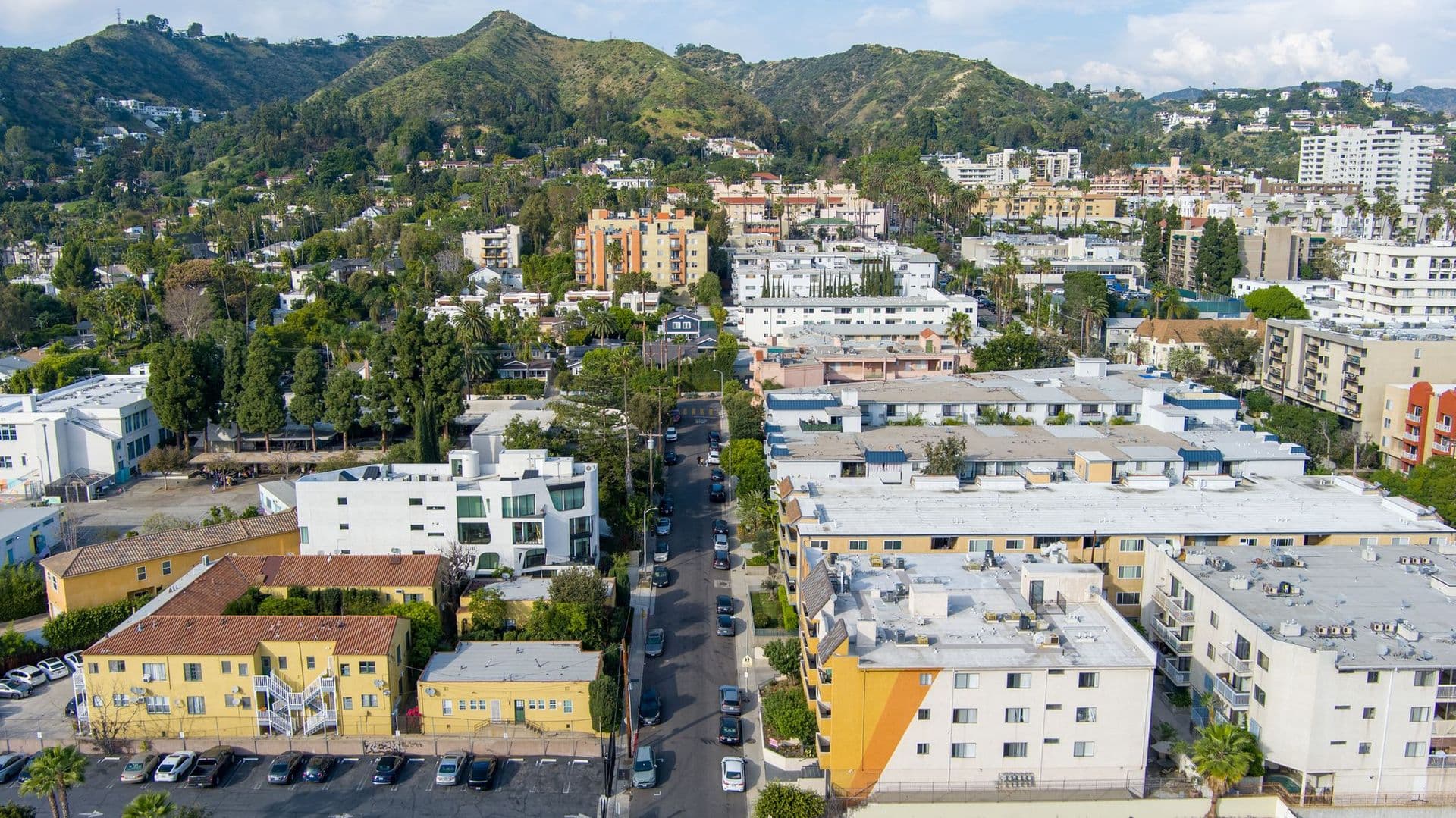 Los Angeles Apartment: 1520 N Vista St
