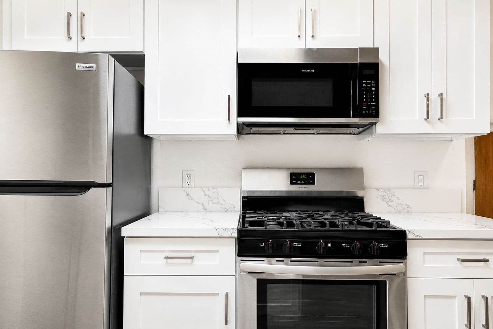 Los Angeles Apartment: 1520 N Vista St
