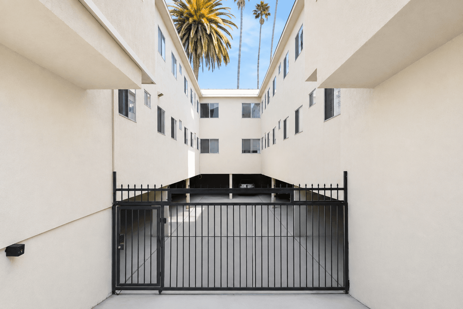 Santa Monica Apartment: 1518-1522 Euclid St