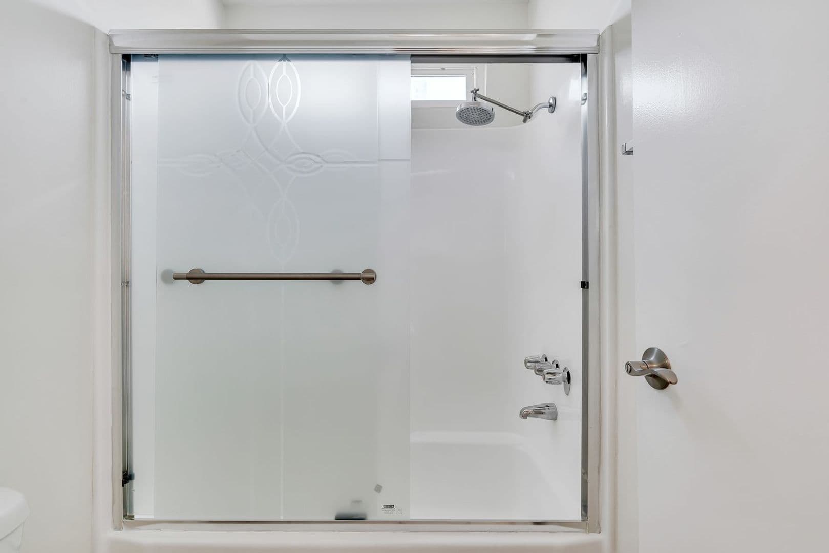 Los Angeles Apartment: 1436 S Centinela Ave