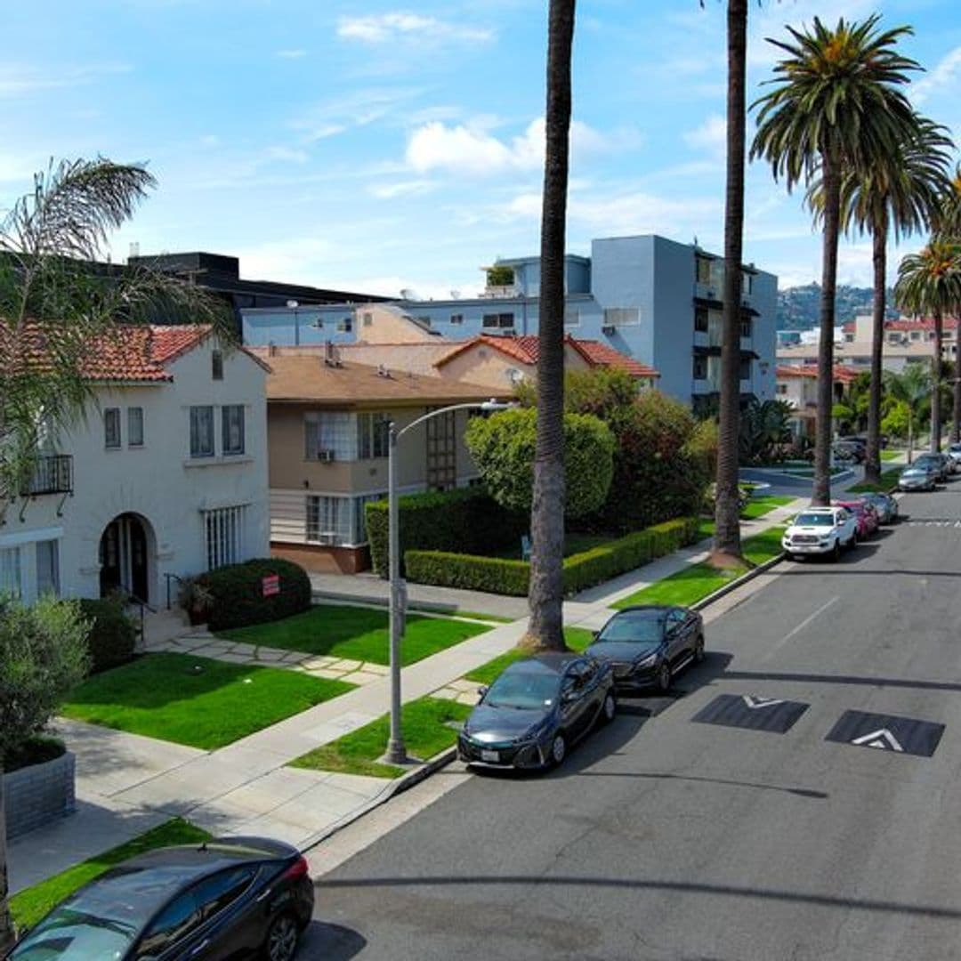Beverly Hills Apartment: 123 N Hamilton Dr