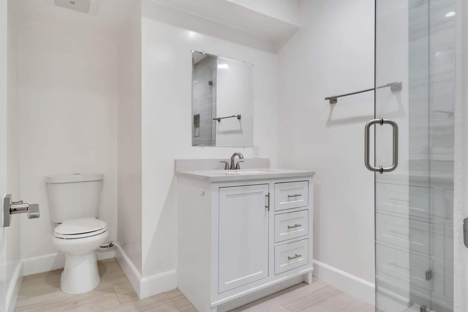 Beverly Hills Apartment: 134 S Elm Dr