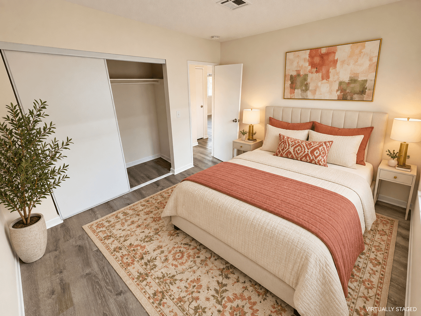 Henderson Apartment: 225 E Foster Ave. Unit 4