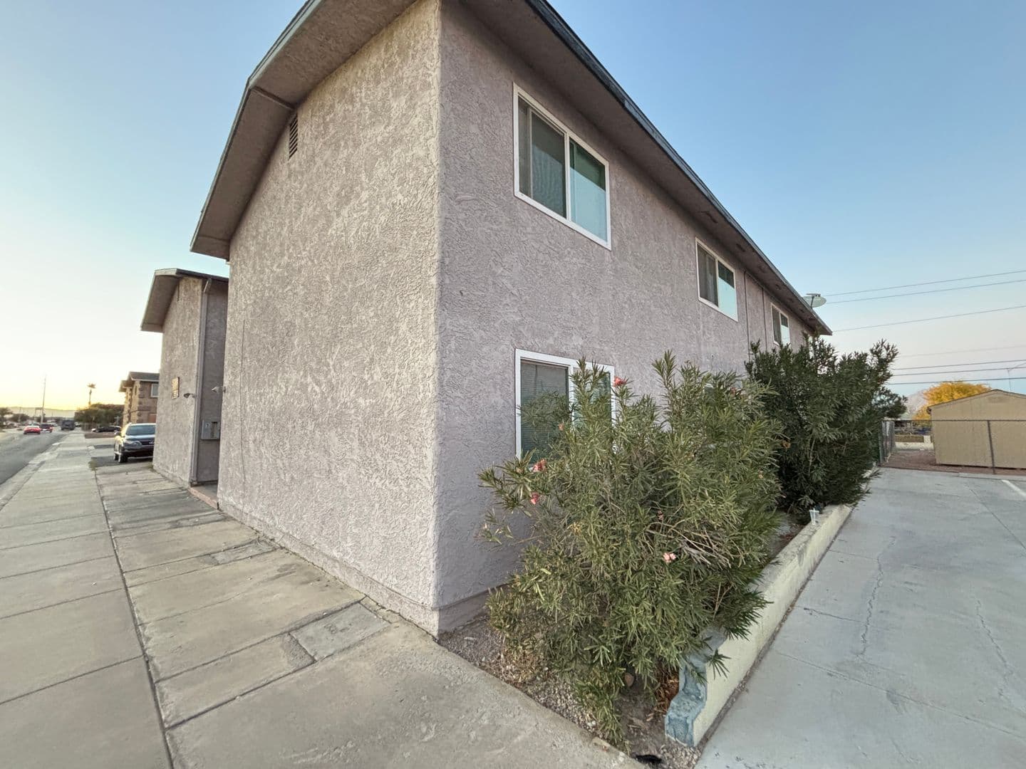 Henderson Apartment: 225 E Foster Ave. Unit 4