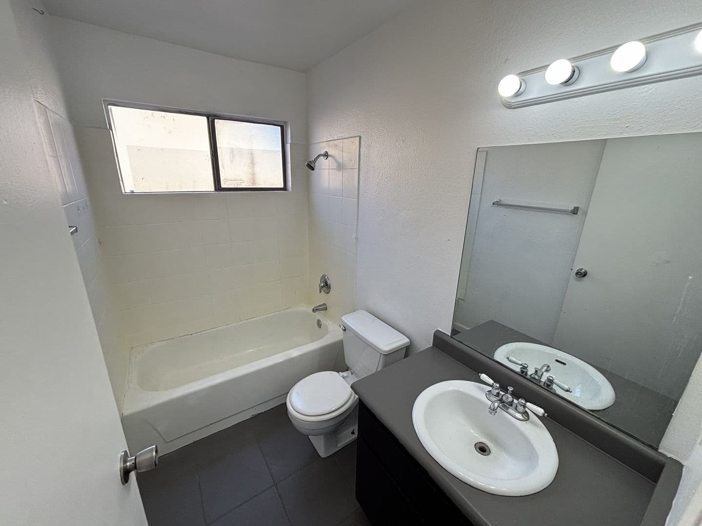 Las Vegas Apartment: 6940 Hopkins Drive Unit B
